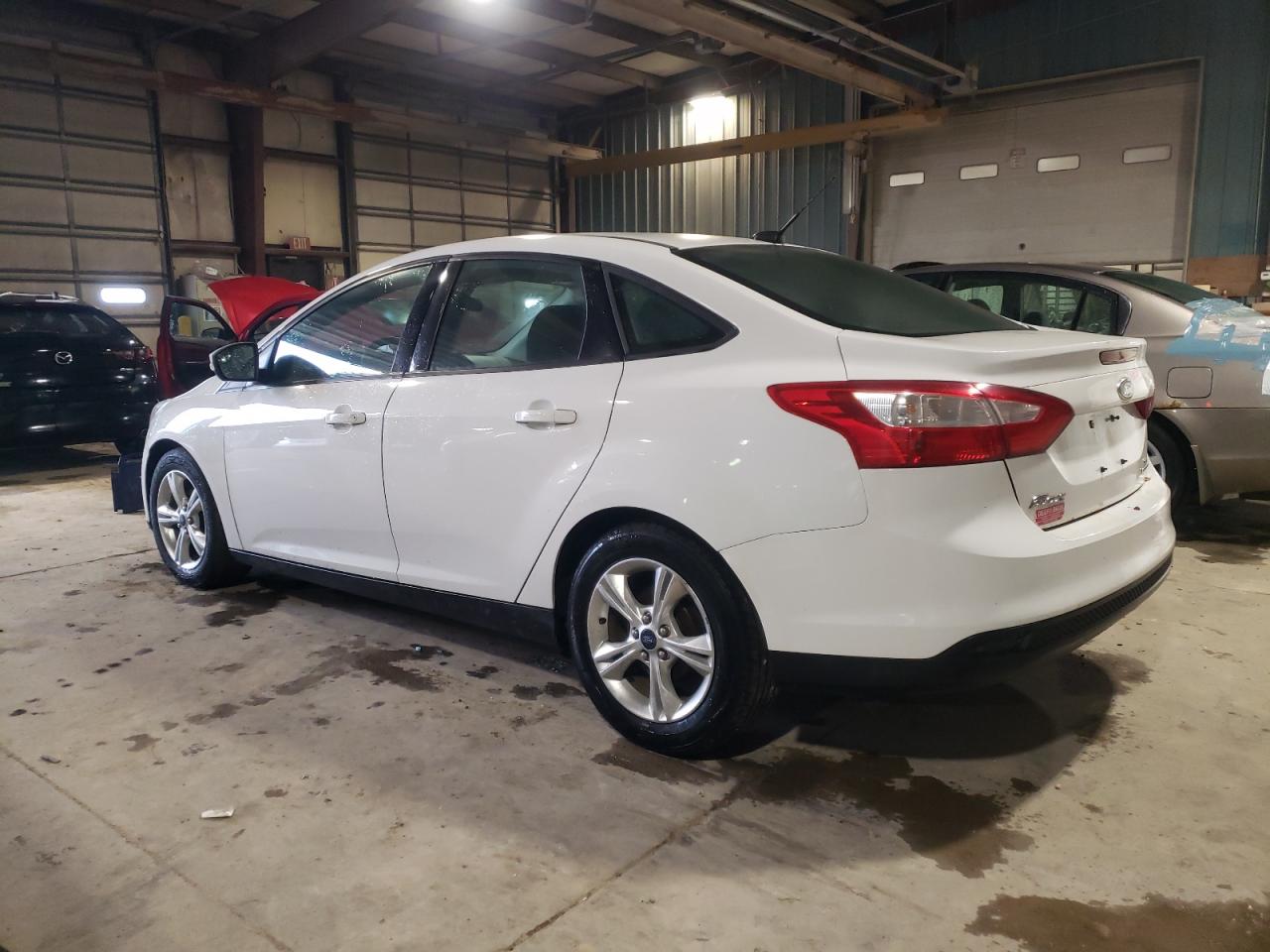 Image 2 of 2014 FORD FOCUS SE 2014 with VIN 1FADP3F26EL296399
