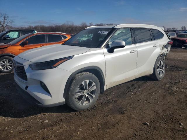 Изображение 2022 TOYOTA HIGHLANDER XLE 2022