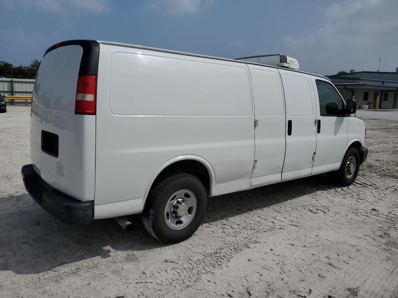 Изображение 3 2014 CHEVROLET EXPRESS G2500  2014 с VIN 1GCWGGCA6E1133012