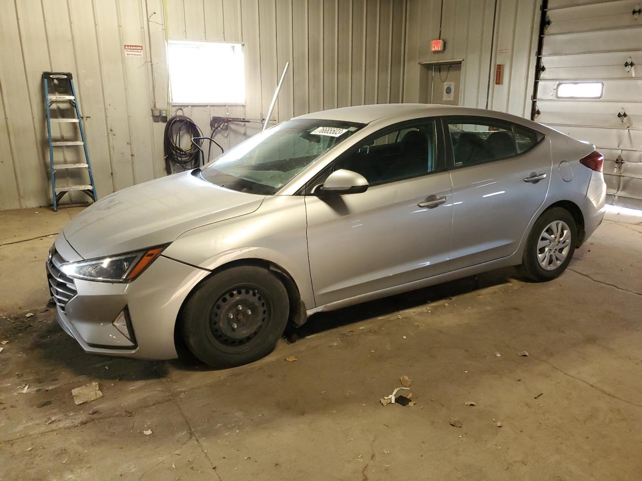 Изображение 1 2020 HYUNDAI ELANTRA SE 2020 с VIN 5NPD74LF9LH556352