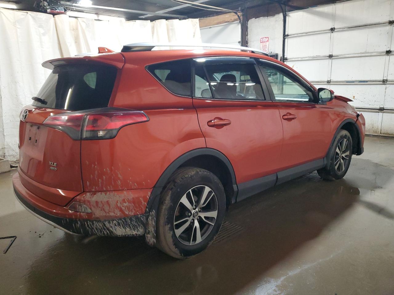 Изображение 3 2016 TOYOTA RAV4 XLE 2016 с VIN JTMRFREV8GD196044
