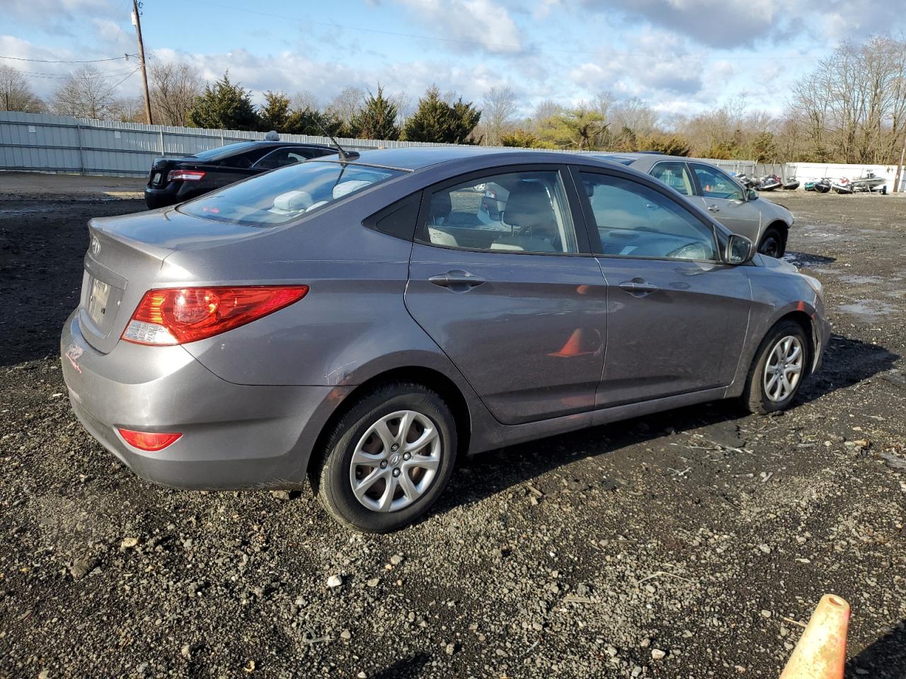 Изображение 3 2013 HYUNDAI ACCENT GLS 2013 с VIN KMHCT4AE3DU563219