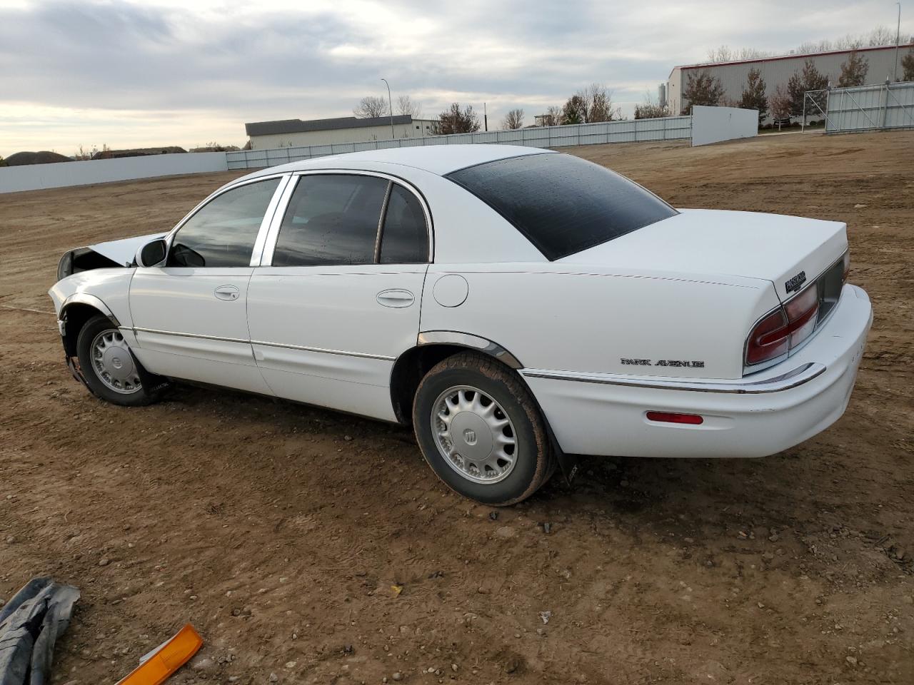 Image 2 of 1998 BUICK PARK AVENUE  1998 with VIN 1G4CW52K0W4630573