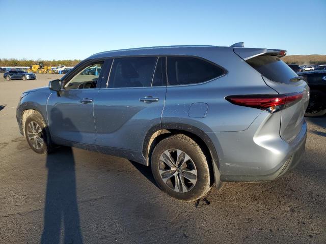 Obraz 2 z 2021 TOYOTA HIGHLANDER XLE 2021 z VIN 5TDHZRBH0MS122456