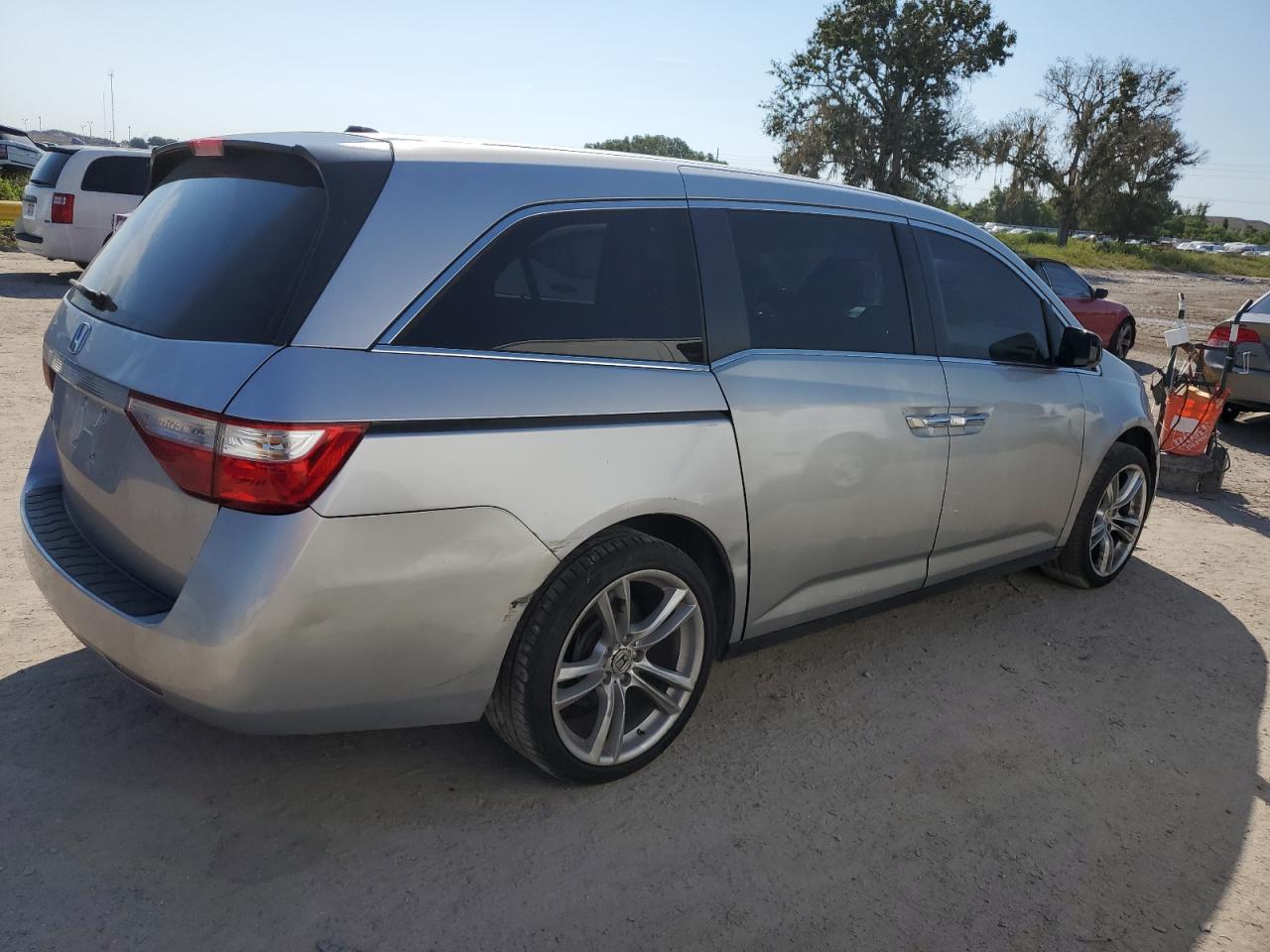 Image 3 of Honda Odyssey Exl 2012 with VIN 5FNRL5H67CB054809