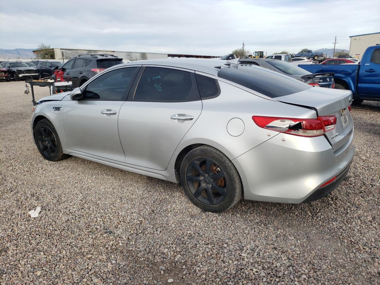 Изображение 2 2016 KIA OPTIMA LX 2016 с VIN 5XXGT4L31GG035822