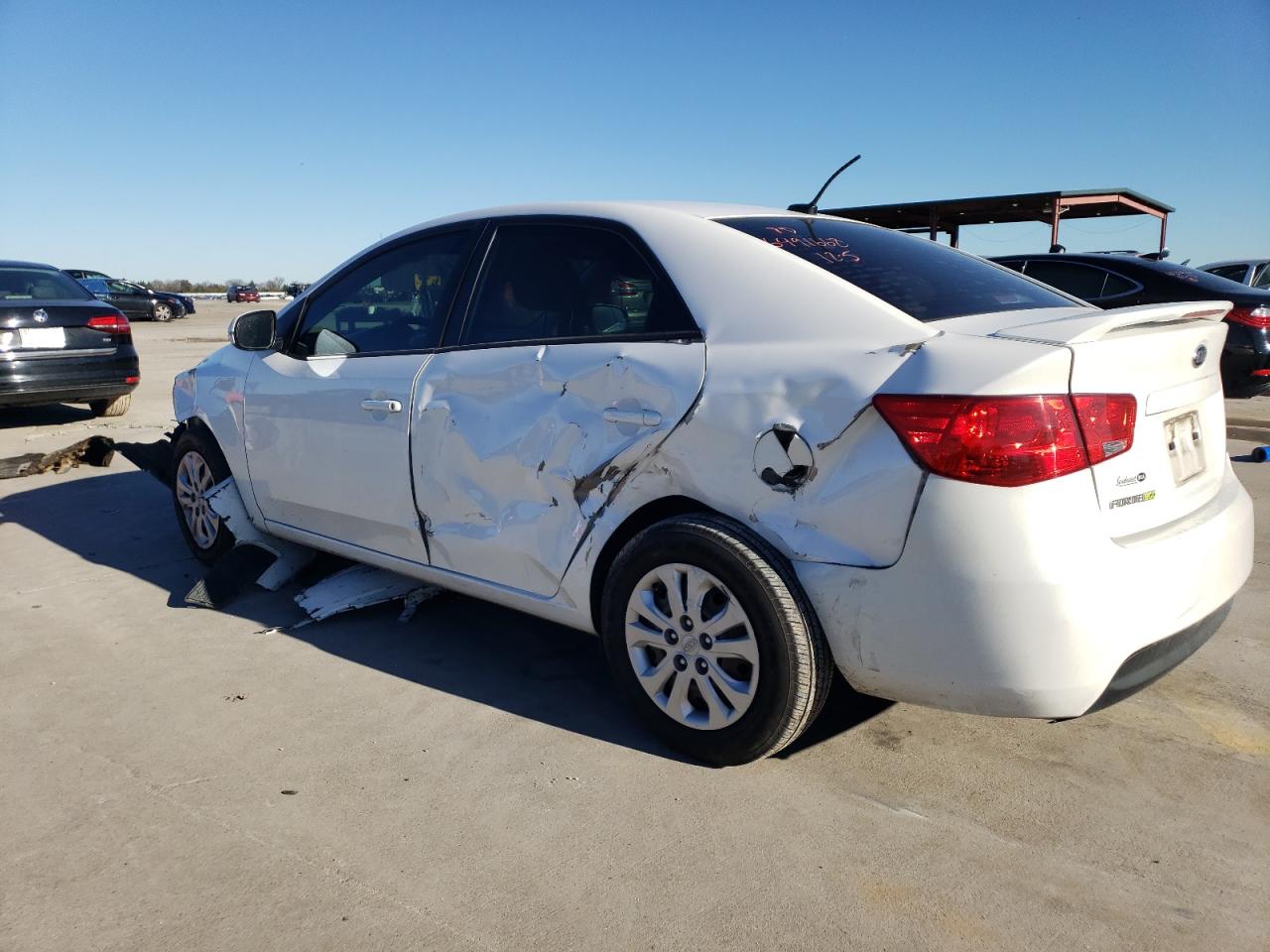 Image 2 of 2013 KIA FORTE EX 2013 with VIN KNAFU4A2XD5692666