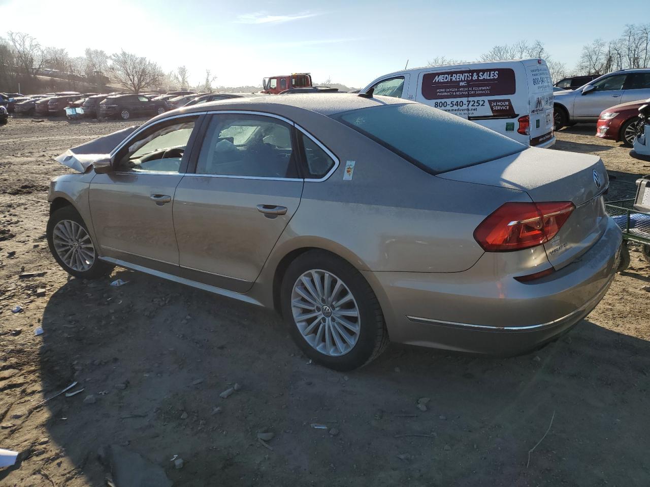 Изображение 2 2016 VOLKSWAGEN PASSAT SE 2016 с VIN 1VWBS7A36GC017346