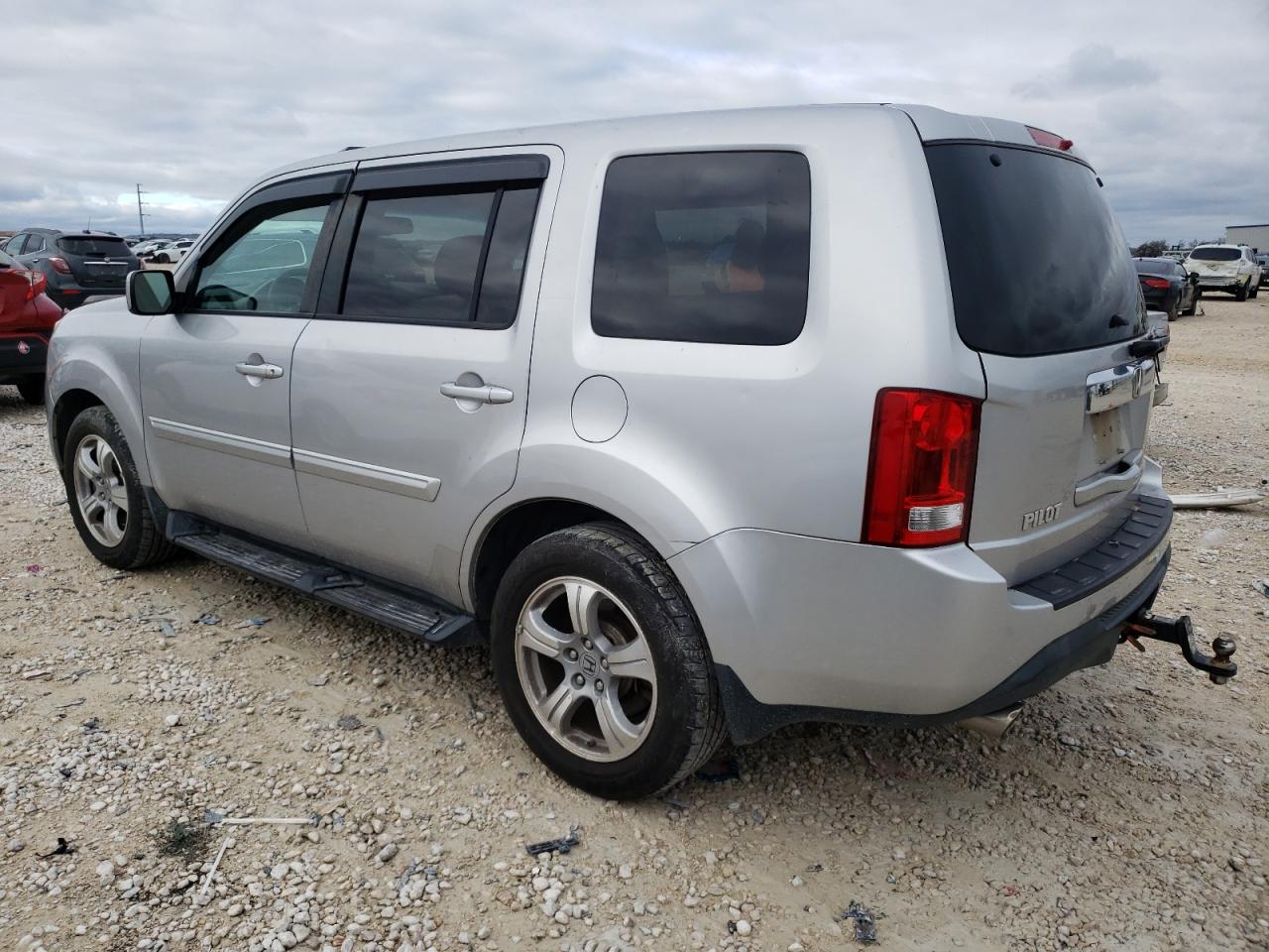 Image 2 of 2013 HONDA PILOT EXLN 2013 with VIN 5FNYF3H70DB040610