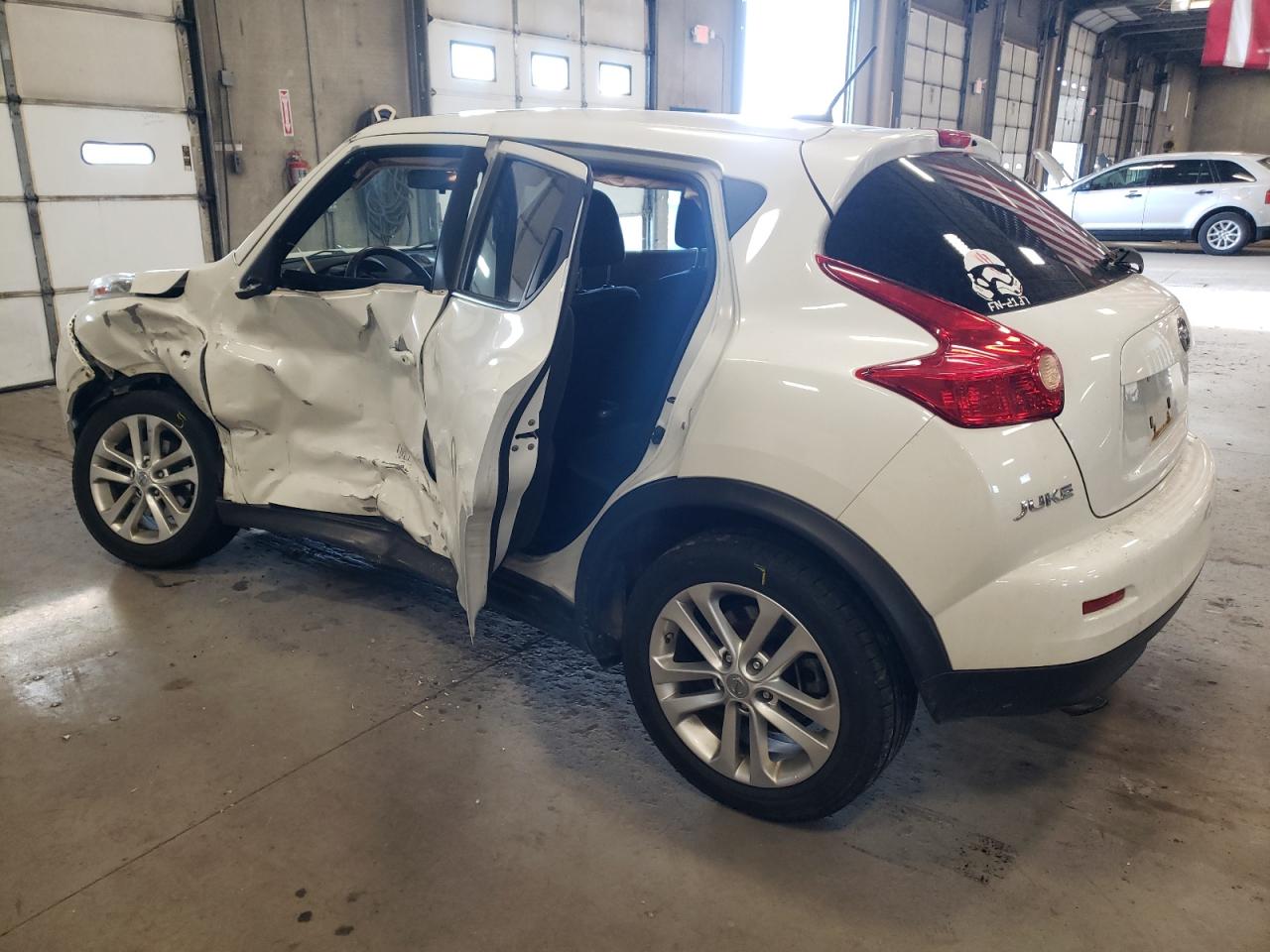 Изображение 2 2013 NISSAN JUKE S 2013 с VIN JN8AF5MV8DT210893