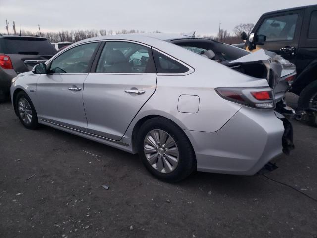 Image 2 of 2016 HYUNDAI SONATA HYBRID 2016 with VIN KMHE24L14GA018951