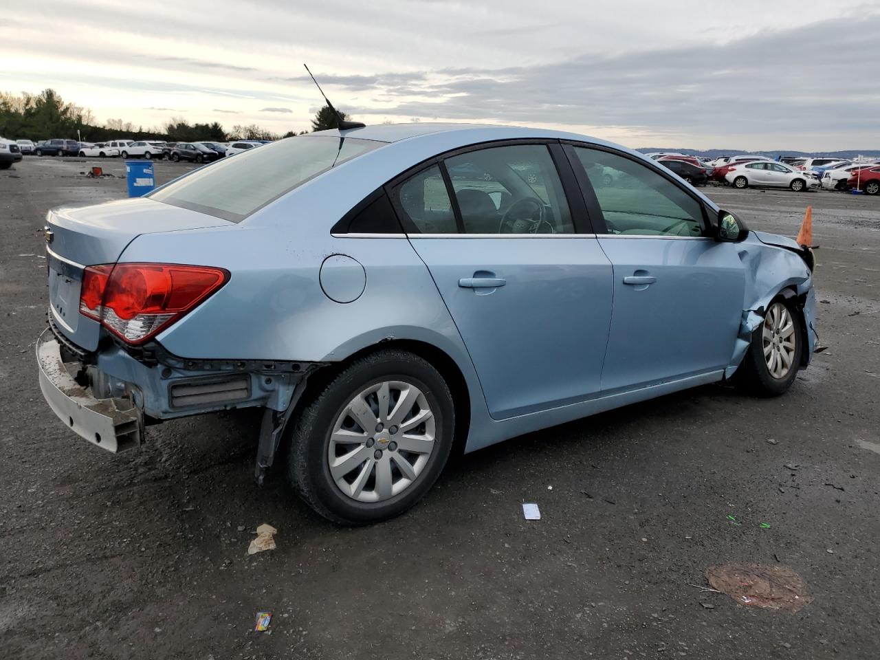 Image 3 of 2011 CHEVROLET CRUZE LS 2011 with VIN 1G1PD5SH5B7151437