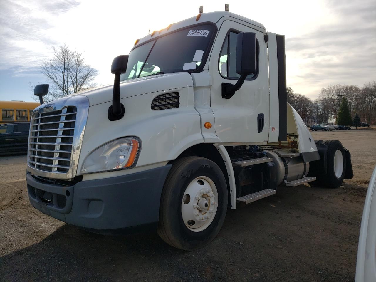 Obraz 1 z 2016 FREIGHTLINER CASCADIA 113  2016 z VIN 1FUBGAD46GLHD9915