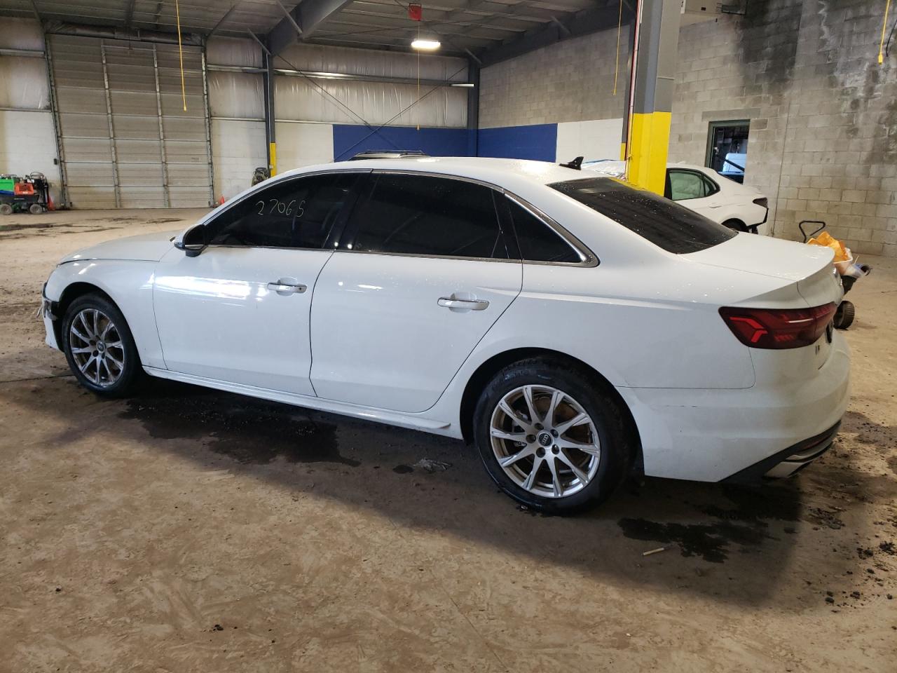 Изображение 2 2021 AUDI A4 PREMIUM 40 2021 с VIN WAUABAF45MN010124