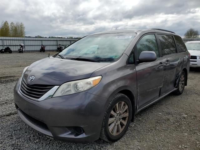 2011 TOYOTA SIENNA LE 2011 image