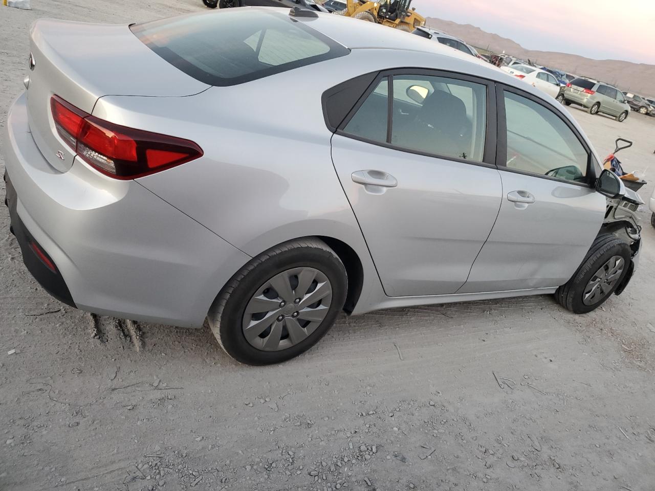 Obraz 3 z 2020 KIA RIO LX 2020 z VIN 3KPA24AD8LE353170