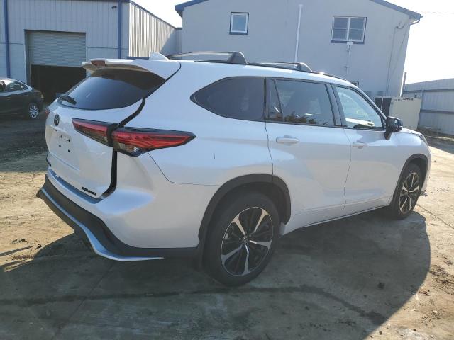 Image 3 of 2022 TOYOTA HIGHLANDER XSE 2022 with VIN 5TDJZRBH6NS232012