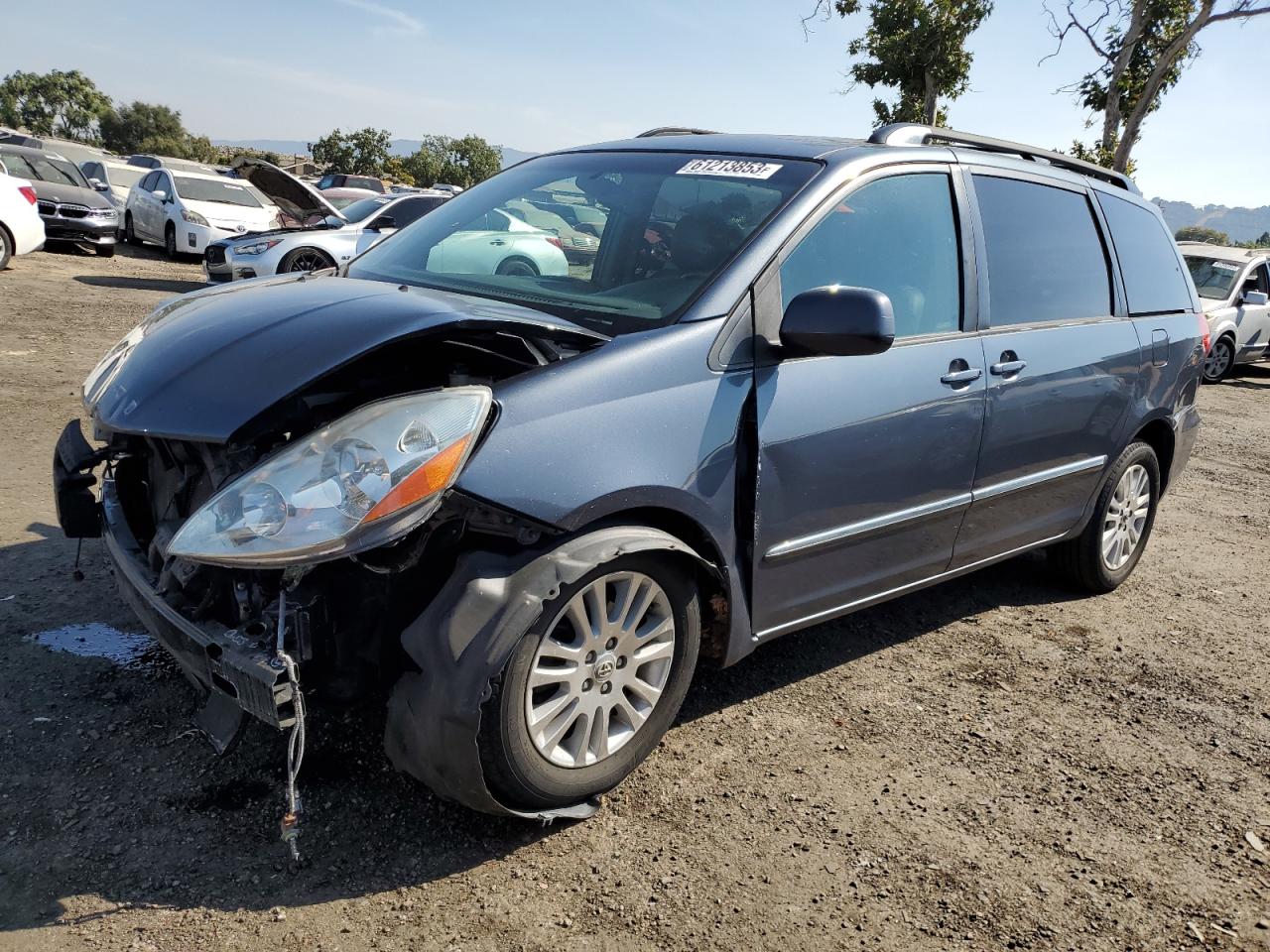 2010 TOYOTA SIENNA XLE 2010 image