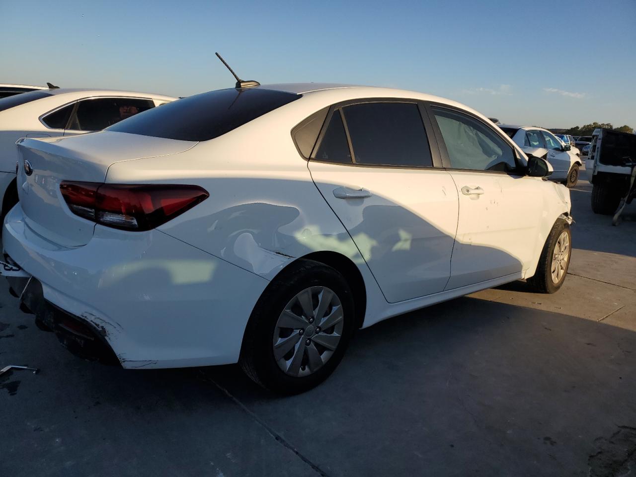 Obraz 3 z 2020 KIA RIO LX 2020 z VIN 3KPA24AD5LE289279