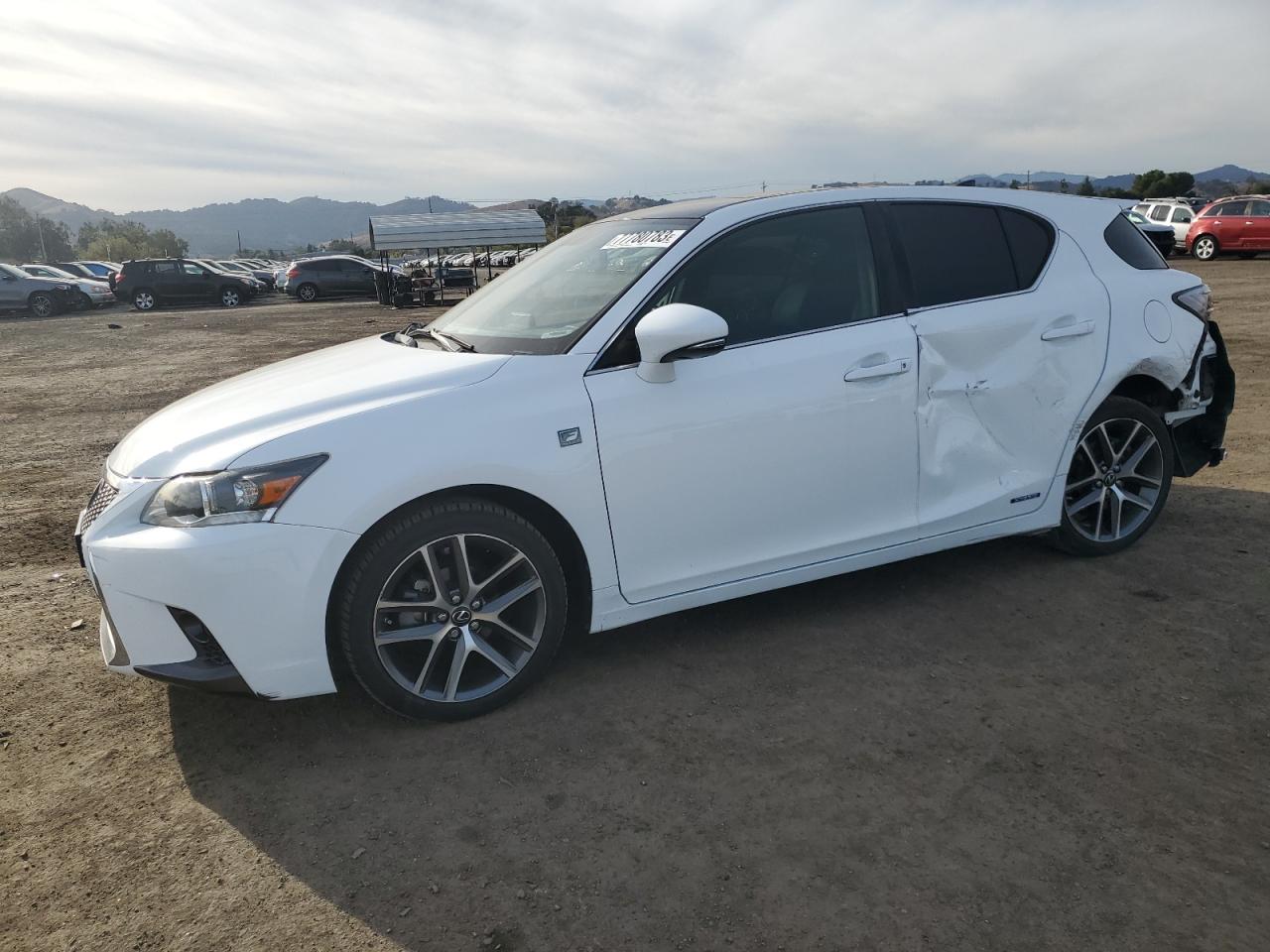 Obraz 1 z 2016 LEXUS CT 200 2016 z VIN JTHKD5BH4G2279415