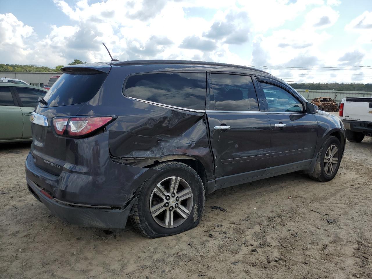 Изображение 3 2015 CHEVROLET TRAVERSE LT 2015 с VIN 1GNKRHKDXFJ130844
