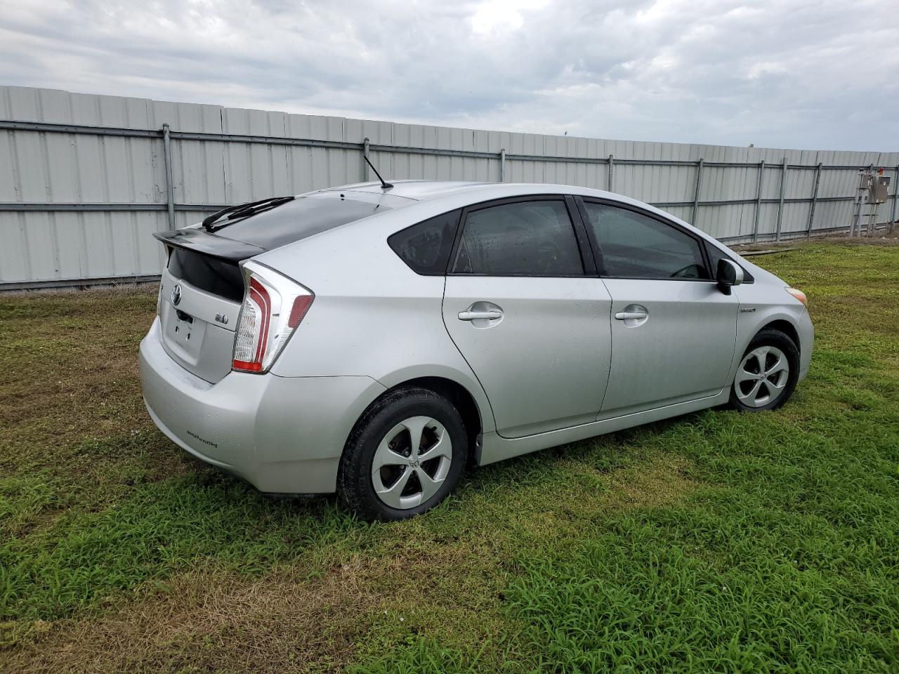 Image 3 of 2013 TOYOTA PRIUS  2013 with VIN JTDKN3DU3D5545949
