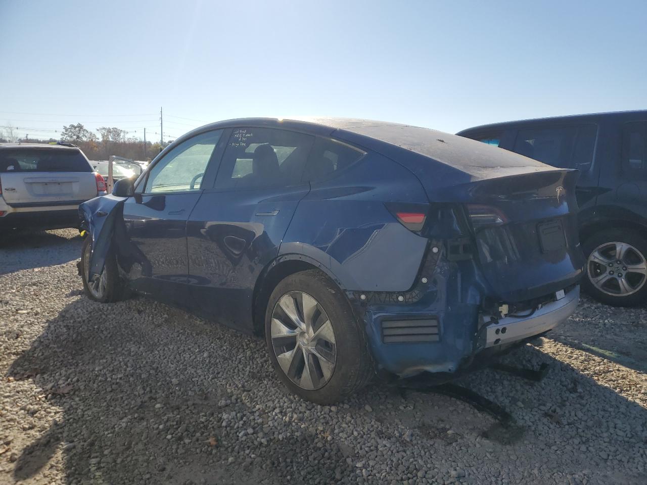 Изображение 2 2023 TESLA MODEL Y  2023 с VIN 7SAYGAEE8PF799811