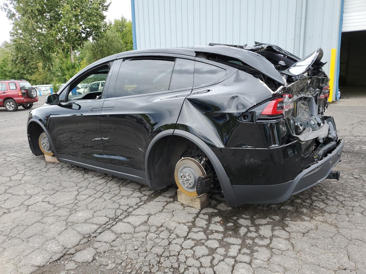 Image 2 of 2022 TESLA MODEL X  2022 with VIN 7SAXCBE67NF331393