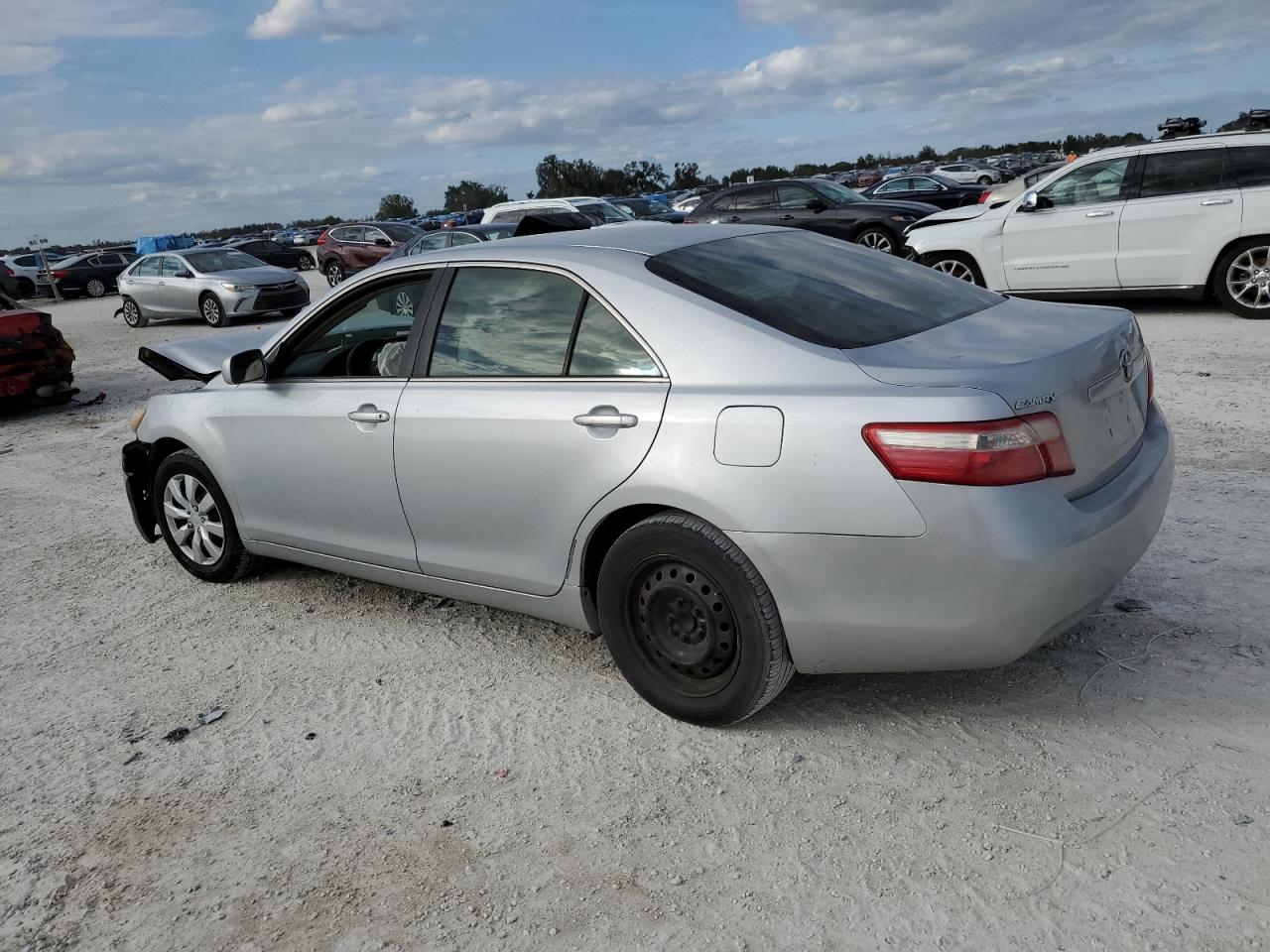 Image 2 of 2007 TOYOTA CAMRY CE 2007 with VIN 4T1BE46K57U570536