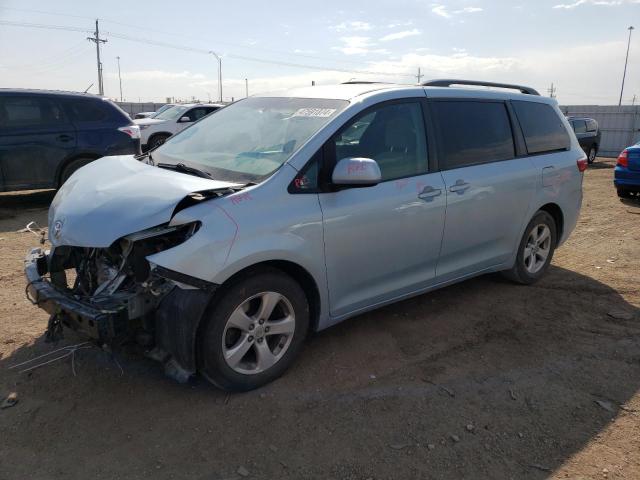 2017 TOYOTA SIENNA LE 2017 image