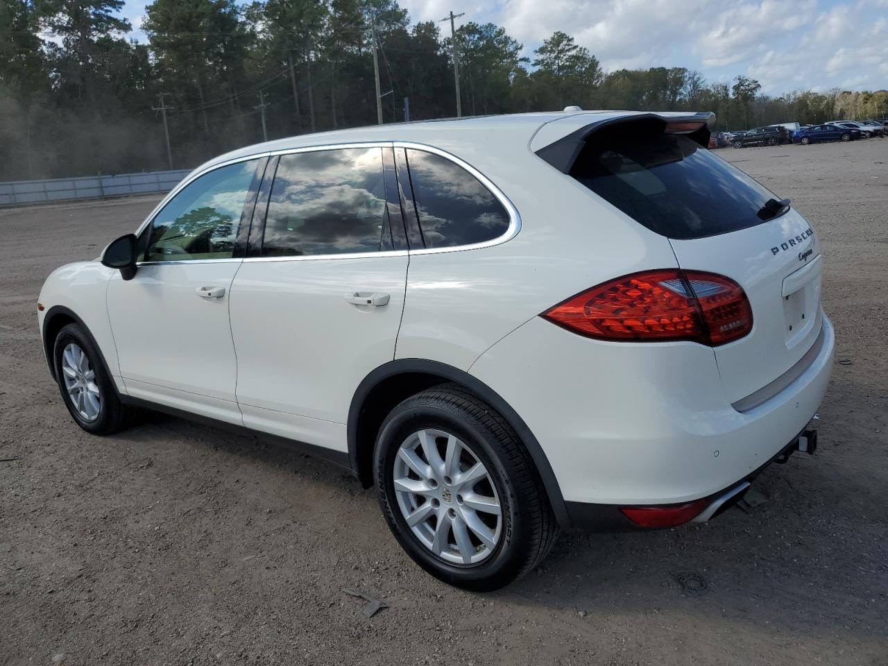 Изображение 2 Porsche Cayenne 2011 с VIN WP1AA2A25BLA06129