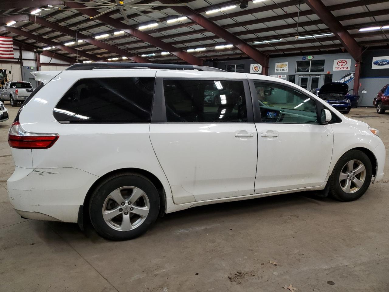 Image 3 of 2015 TOYOTA SIENNA LE 2015 with VIN 5TDKK3DC5FS670903