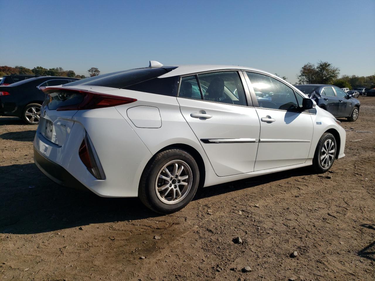 Image 3 of 2022 TOYOTA PRIUS PRIME LE 2022 with VIN JTDKAMFP2N3212048