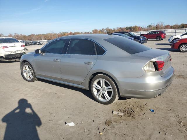 Obraz 2 z 2014 VOLKSWAGEN PASSAT SEL 2014 z VIN 1VWCN7A31EC081819