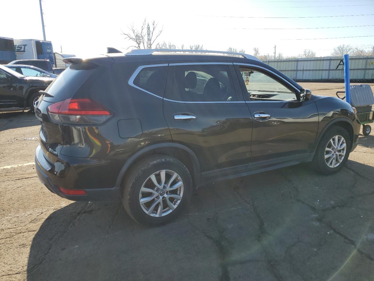 Image 3 of 2017 NISSAN ROGUE S 2017 with VIN KNMAT2MV8HP575320