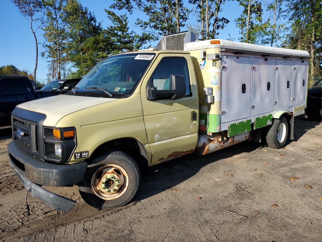 Obraz 1 z 2010 FORD ECONOLINE E450 SUPER DUTY CUTAWAY VAN 2010 z VIN 1FDXE4FL8ADA75608