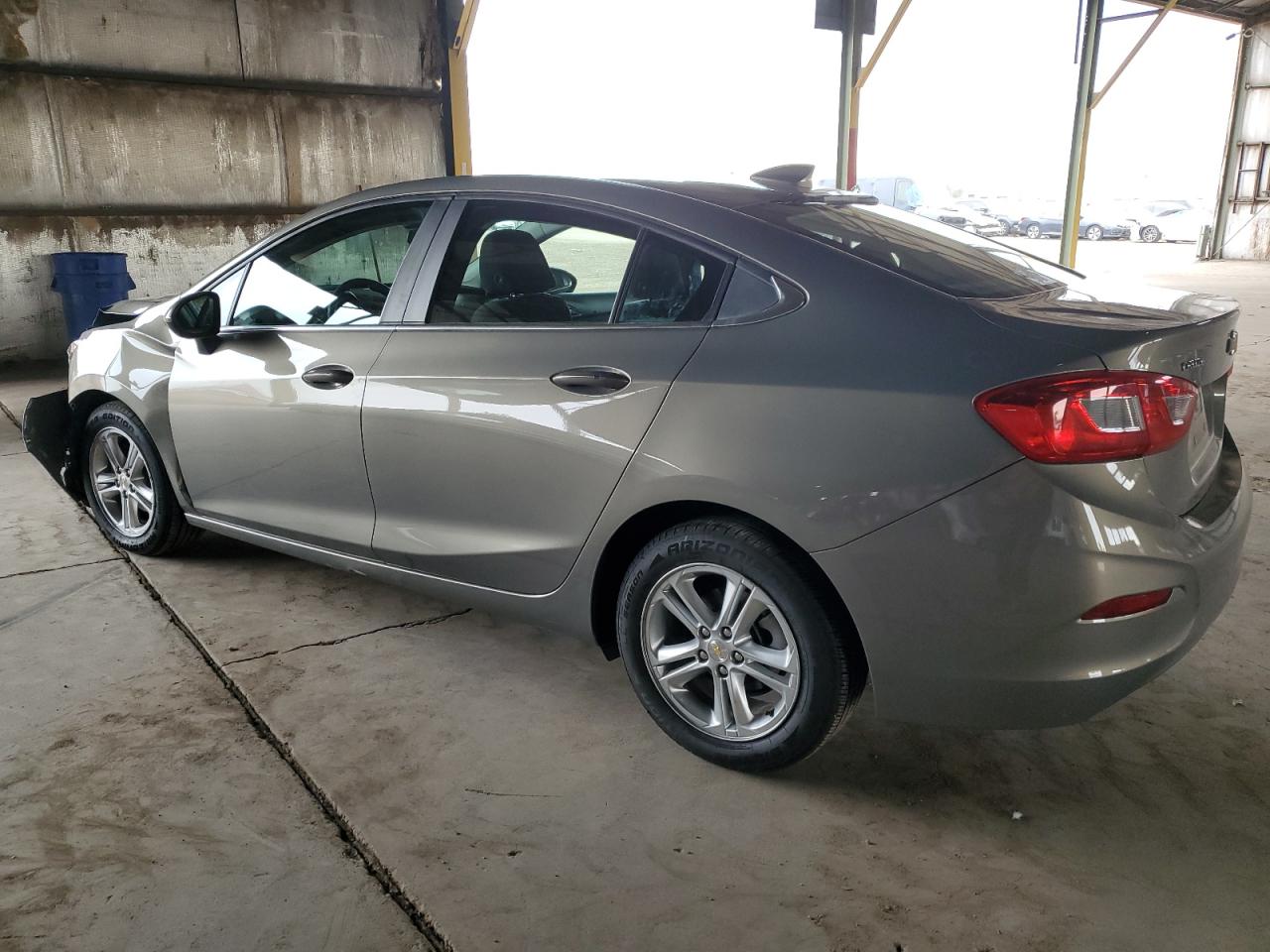 Изображение 2 2017 CHEVROLET CRUZE LT 2017 с VIN 1G1BE5SM6H7201985