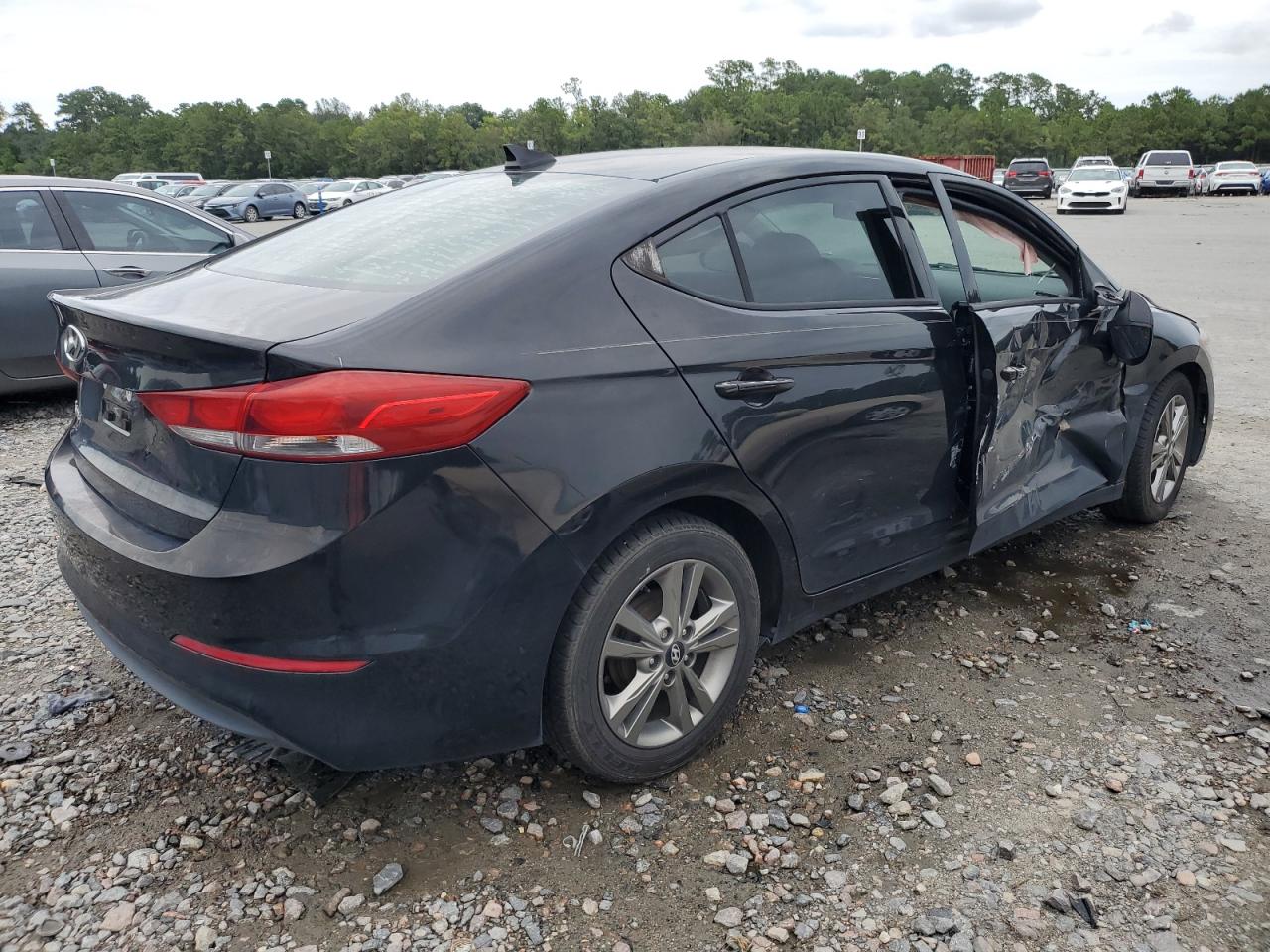 Image 3 of 2017 HYUNDAI ELANTRA SE 2017 with VIN 5NPD84LF4HH056250