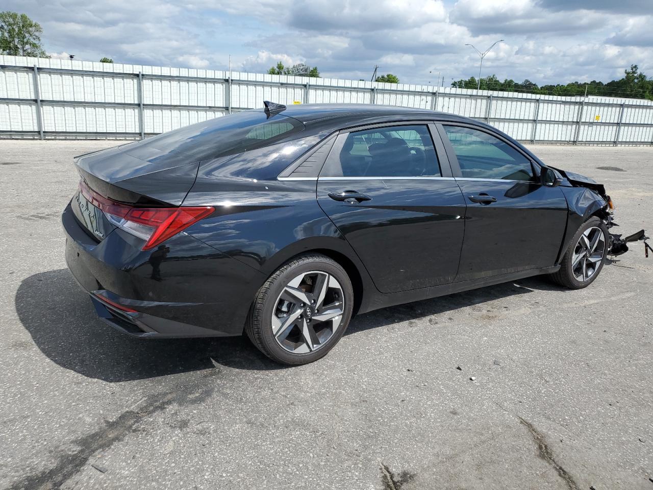 Image 3 of 2023 HYUNDAI ELANTRA LIMITED 2023 with VIN KMHLP4AG1PU456003