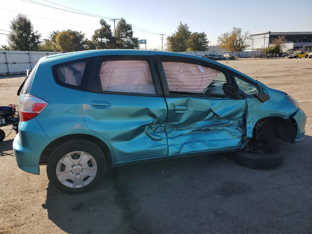 Image 3 of 2013 HONDA FIT  2013 with VIN JHMGE8H34DC036953
