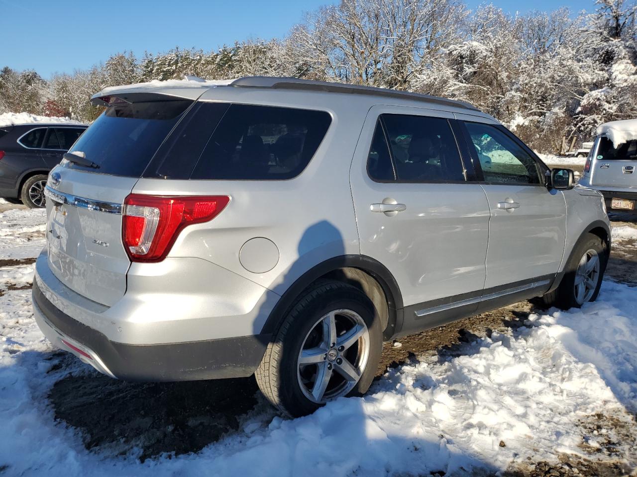 Image 3 of 2016 FORD EXPLORER XLT 2016 with VIN 1FM5K8D83GGC19126