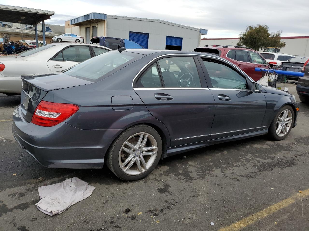 Image 3 of 2014 MERCEDES-BENZ C 250 2014 with VIN WDDGF4HB6ER313668