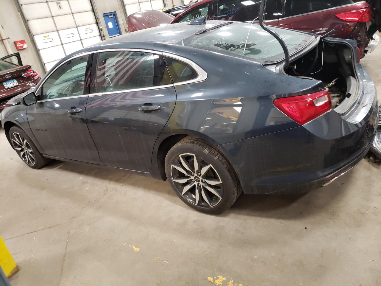 Изображение 2 2020 CHEVROLET MALIBU RS 2020 с VIN 1G1ZG5ST0LF130734