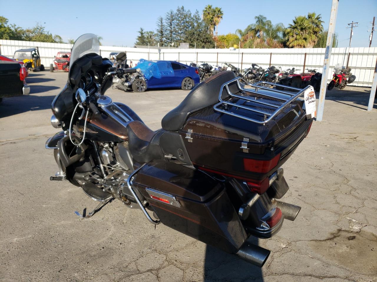 Image 3 of 2013 HARLEY-DAVIDSON FLHTK ELECTRA GLIDE ULTRA LIMITED 2013 with VIN 1HD1KEM68DB664551