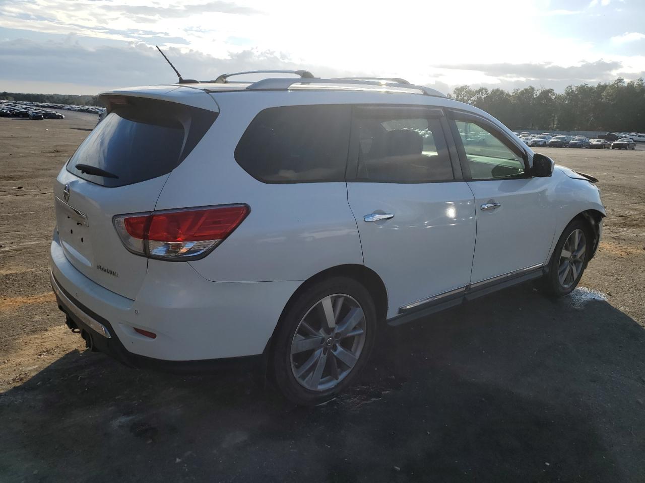 Image 3 of 2013 NISSAN PATHFINDER S 2013 with VIN 5N1AR2MN5DC664063