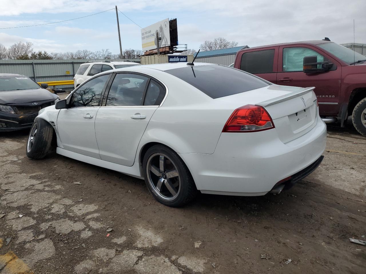 Obraz 2 z 2008 PONTIAC G8  2008 z VIN 6G2ER57778L129589
