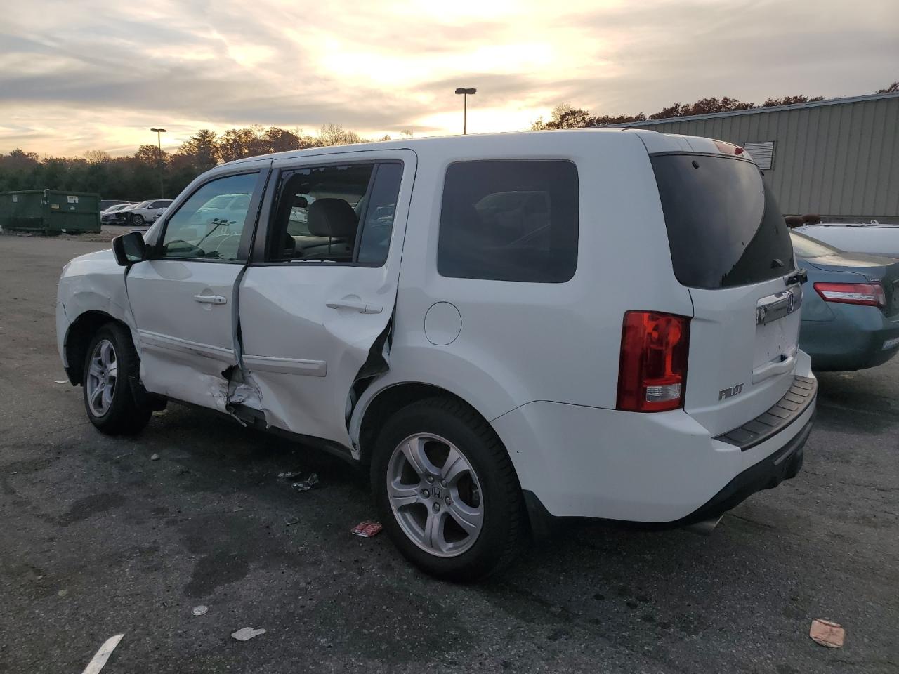 Image 2 of 2014 HONDA PILOT EXL 2014 with VIN 5FNYF4H55EB054010