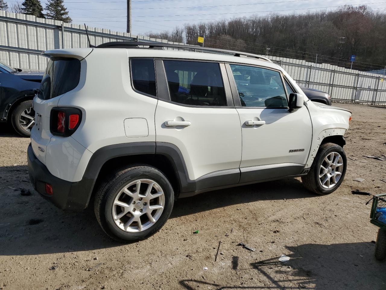 Obraz 3 z 2019 JEEP RENEGADE LATITUDE 2019 z VIN ZACNJBBB4KPK11970