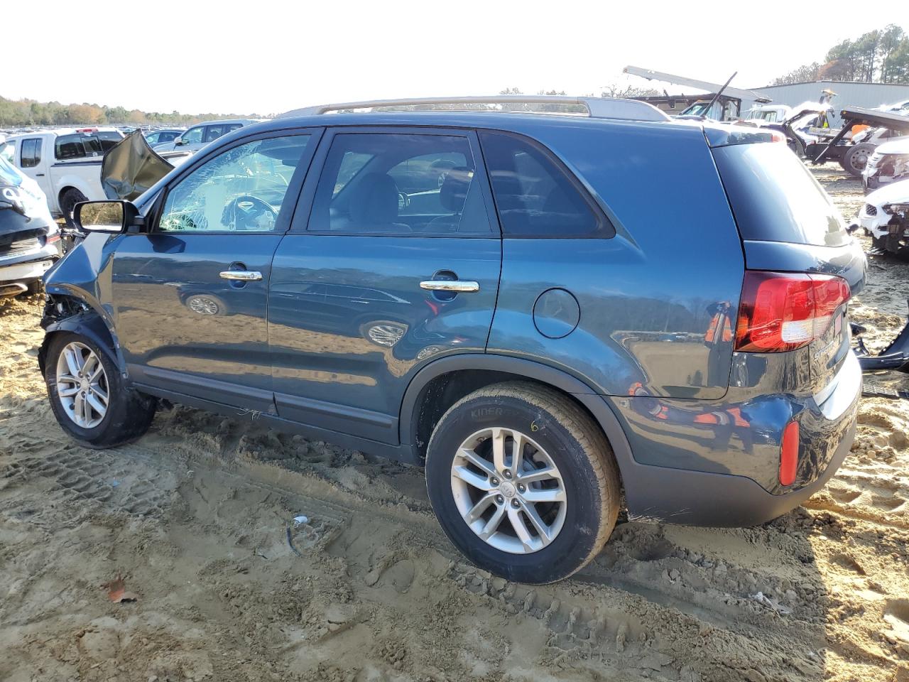 Obraz 2 z 2015 KIA SORENTO LX 2015 z VIN 5XYKT4A67FG576620