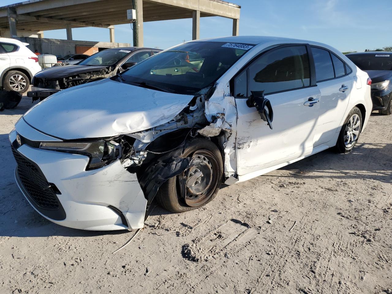 Obraz 1 z 2021 TOYOTA COROLLA LE 2021 z VIN JTDEPMAE1MJ128928
